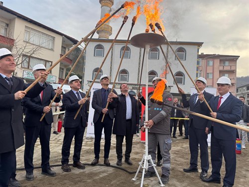 KAYMAKAMIMIZ ADEM KAYA KARAPINAR BELDESİ'NE DOĞALGAZ BAĞLANMASI DOLAYISIYLA DÜZENLENEN TÖRENE KATILDI